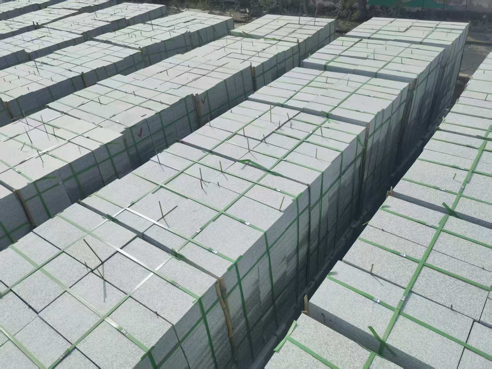 盐城 芝麻白1.8公分火烧300*600地铺，清仓大甩卖