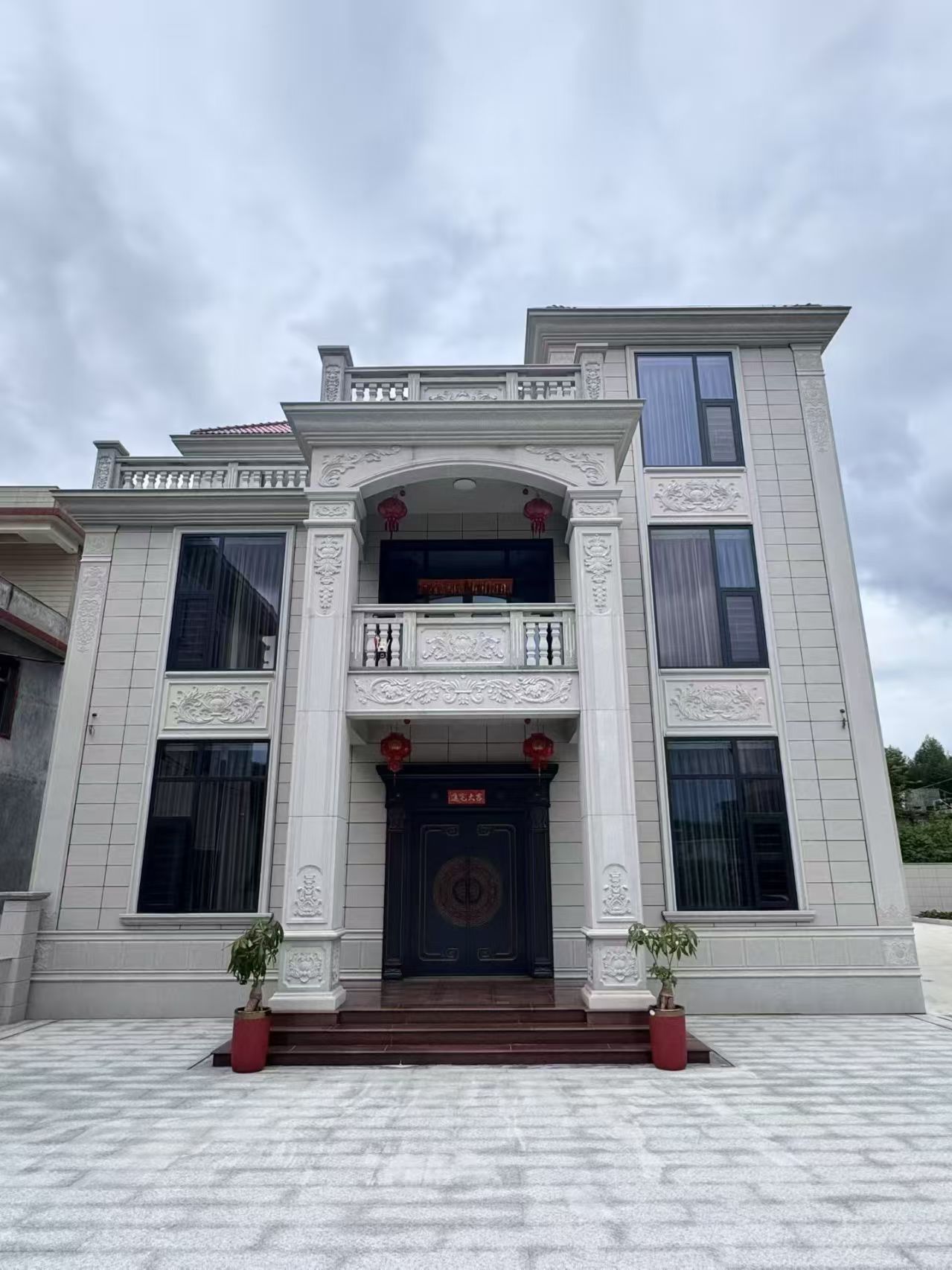 盐城 芝麻白石材别墅干挂案例展示